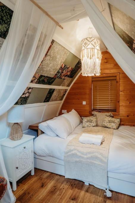 Robin Nest - Cosy Shepherd'S Hut Hideaway Callington Εξωτερικό φωτογραφία